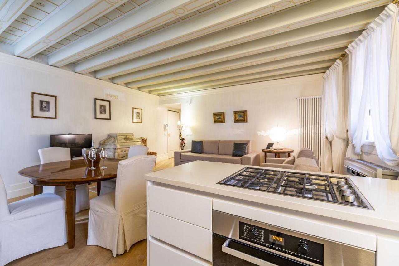 Gondola Luxury - Campo Santi Filippo E Giacomo By Wonderful Italy Apartamento Venecia