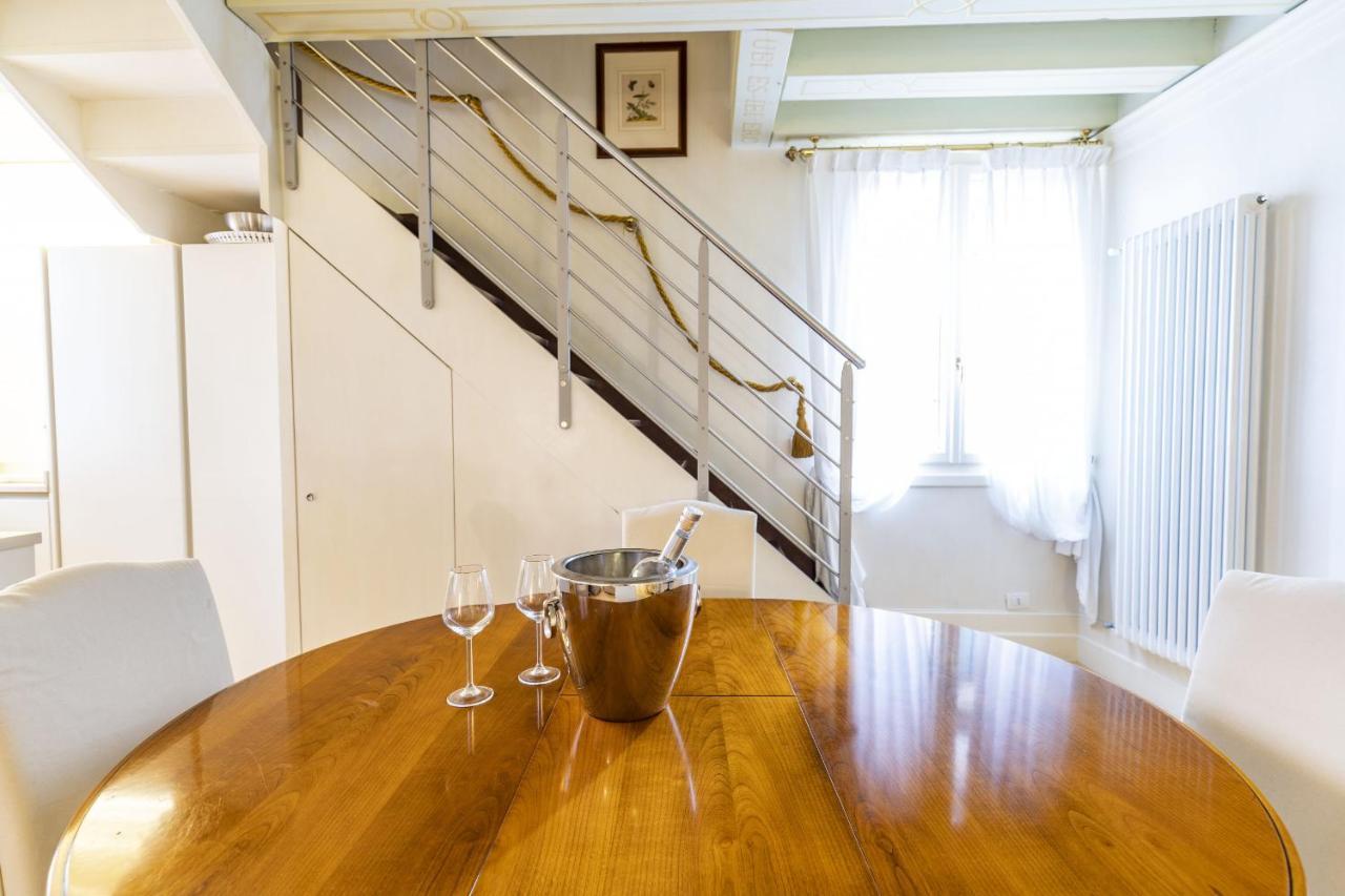Gondola Luxury - Campo Santi Filippo E Giacomo By Wonderful Italy Apartamento Venecia